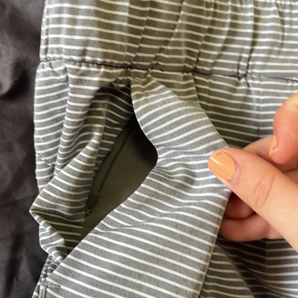 LULULEMON athletic shorts 4” - Picture 4 of 4